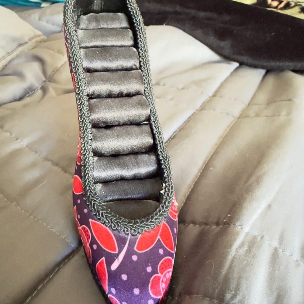 Vintage Shoe Ring Holder